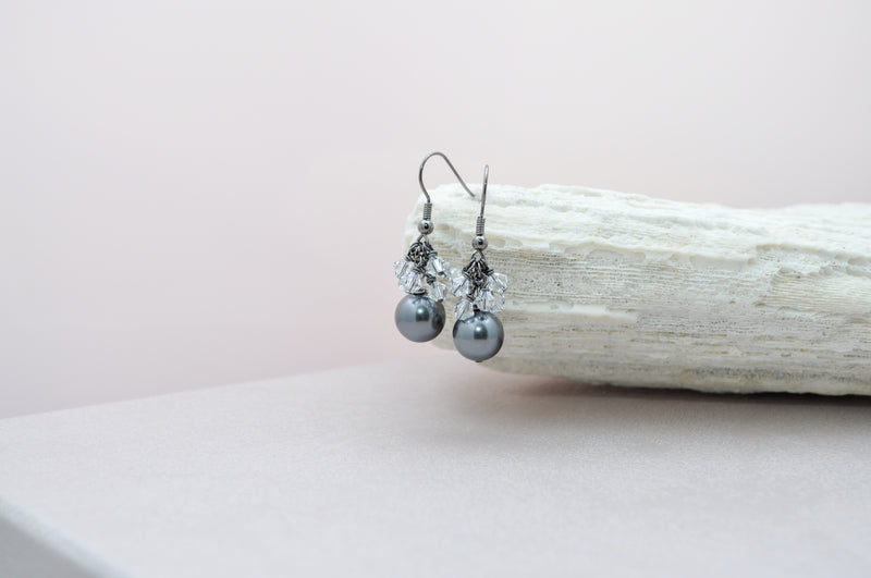 Bridesmaid gift pearl earrings with crystals