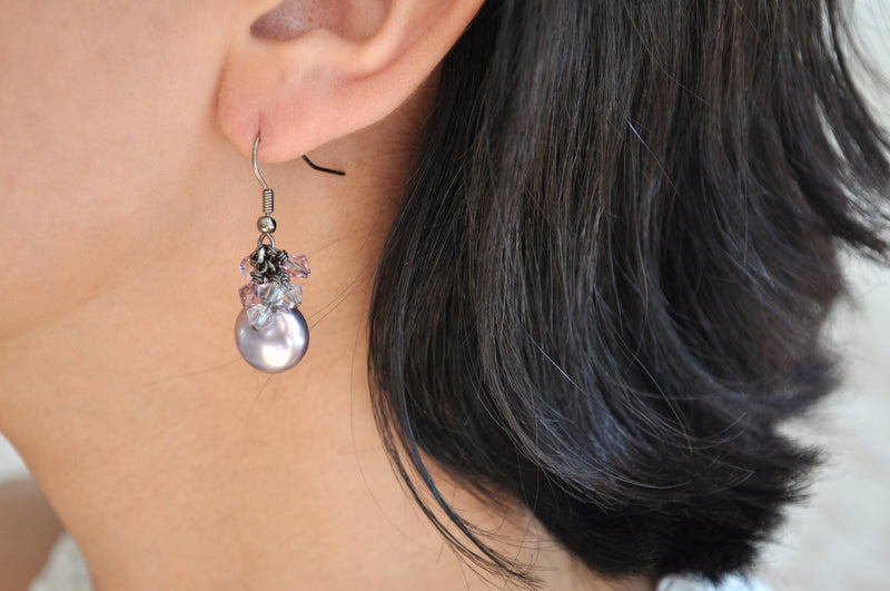 Mauve purple flat coin pearl earring with mixed crystals
