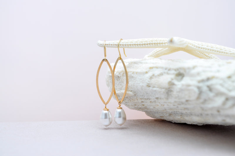 Bridal   pearl teardrop earring with gold finish